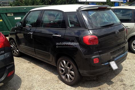 Spyshots: Fiat 500XL - autoevolution