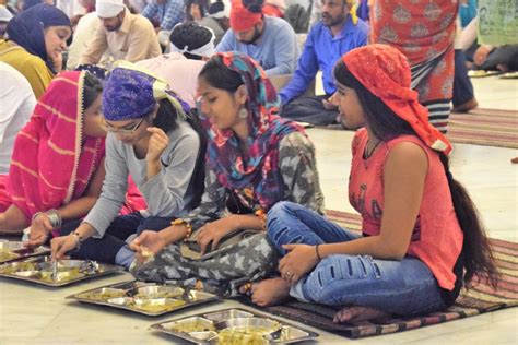 A Sikh Langar In India Where A Meal Is Community Confetti Travel Cafe