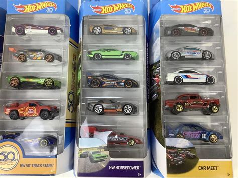 Lot NIP Hot Wheels Car Gift Packs