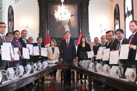 Gore Firma Adenda De Convenios Con El Sis Y Fissal