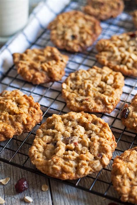 Crispy Oatmeal Cranberry Cookies