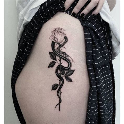 Rose And Snake Tattoo Tatuajes Populares Tatuaje Ouroboros Tatuajes