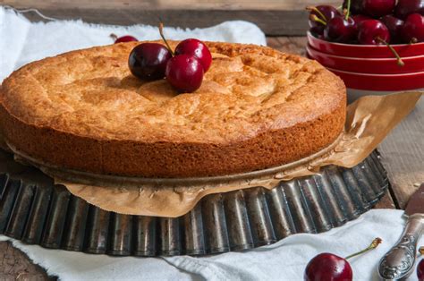 Recette gâteau basque aux cerises noires Marie Claire