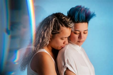 Comunidade Lgbt O Beijo Do Arco Iris Deste Epis Dio Surgiram As Primeiras Paradas Do Orgulho Gay