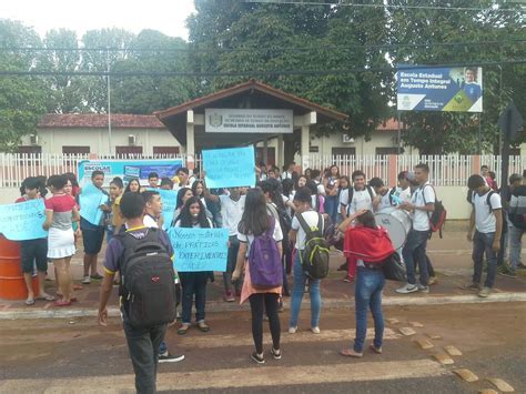 Santana Do Amap Alunos Protestam Por Falta De Estrutura Nas