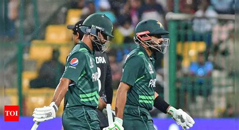 Watch Babar Azam And Fakhar Zaman Struggling Against The Bowling Of