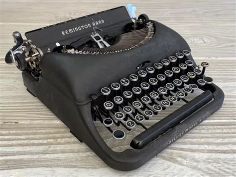 Maquina De Escribir De Remington Rand Deluxe Model Meses Sin