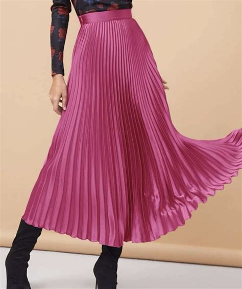 Pin by Karolina on Guardado rápido Pleated skirt Pink pleated skirt