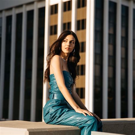 Victoria Justice Women Actress Singer Long Hair Brunette Sitting