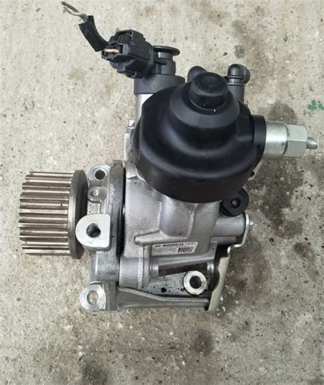 Vând pompa inalta presiune dacia renault nissan 1 5 dci cod 167007358R