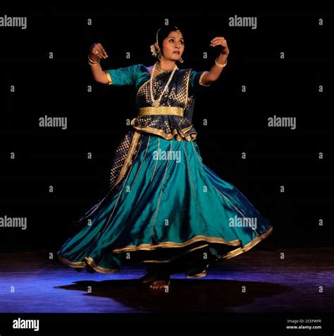 Kathak dance show Stock Photo - Alamy