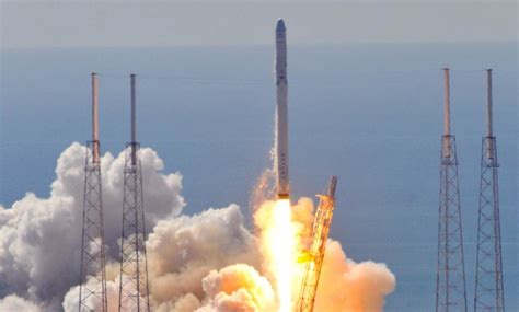 Spacex S Reusable Rocket Successfully Returns To Earth