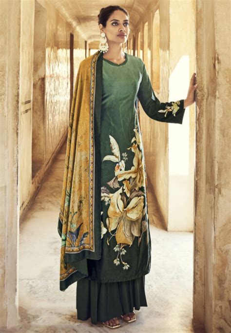 Green Velvet Straight Cut Palazzo Suit Salwar Kameez Designer Collection