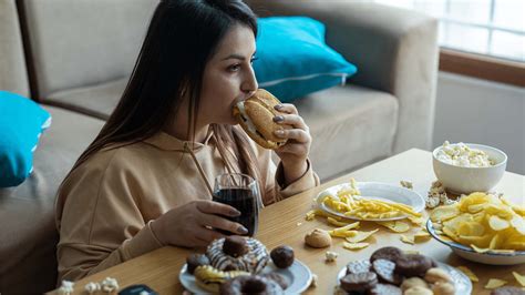 Diferenças entre exagero alimentar e compulsão alimentar Boomi