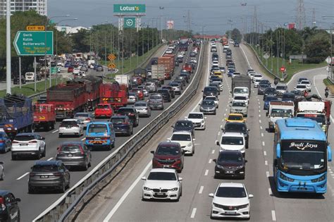 Lebuh Raya Sesak Lagi Juta Kenderaan Dijangka Guna Sepanjang Cuti