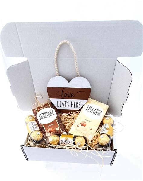 Ferrero Rocher Chocolate Gift Hamper Prestige Pamper Hamper Uk