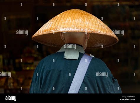 Buddhist Monk Japan Hi Res Stock Photography And Images Alamy