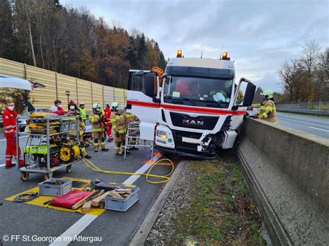 Reifenplatzer Verursacht Schweren Verkehrsunfall Auf A1 Bezirk