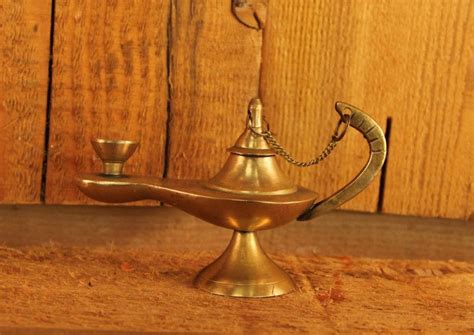 Vintage Aladdin S Brass Oil Lamp