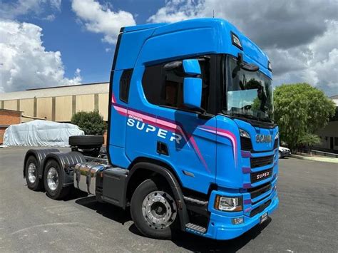 SCANIA R 560 6x4 SUPER ZERO KM 2024 R 540 6x4 Caminhões Centro