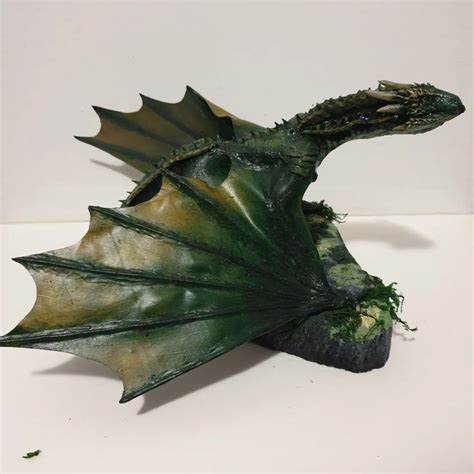 Rhaegal figurine | Dragon figurines, Bronze dragon, Fantasy life