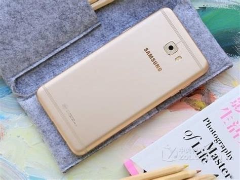 三星galaxy C7 Pro 楓葉金 4g標配性價比高 京東2169元火熱銷售中 每日頭條