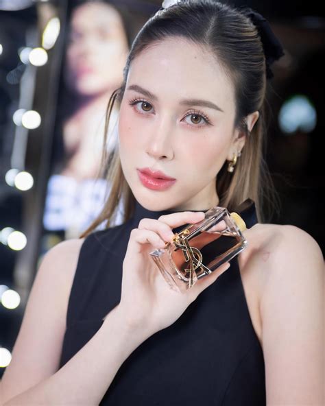 Ig ฝ้าย เวฬุรีย์ ดิษยบุตร Dive Into The World Of Ysl Beauty And