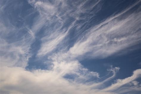 Fundo Do C U Azul Grandes Nuvens Brancas De Stratus Cirrus