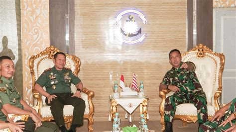 Dankodiklatal Terima Courtesy Call Pangdam V Brawijaya Dan Kaotmil Iii