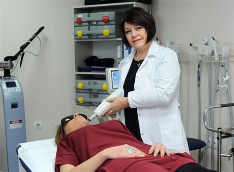 Есента и зимата най-подходящи за лечението на акне и зачервено лице