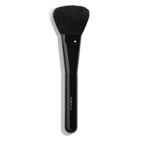 LES PINCEAUX DE CHANEL Blush Brush N°110 | CHANEL