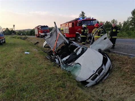 BMW dachowało i wylądowało w rowie Dlaczego doszło do tego wypadku