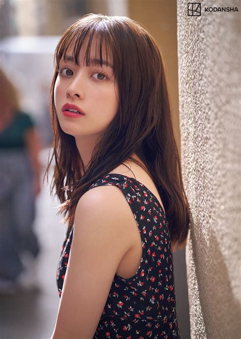 橋本環奈、5年ぶり写真集で「ちょっとは成長出来たのでは」 大人の魅力発揮する先行カットに「美しさバージョンアップしたね」 L Mofighsmtknnshan003  ねとらぼ