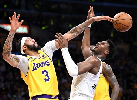 Lebron James And Lakers Eliminate Grizzlies In Game 6 Rout Los Angeles Times