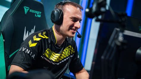 VIT Perkz Fined In His First LEC 2023 Game Due To Rune Page Bug Dexerto