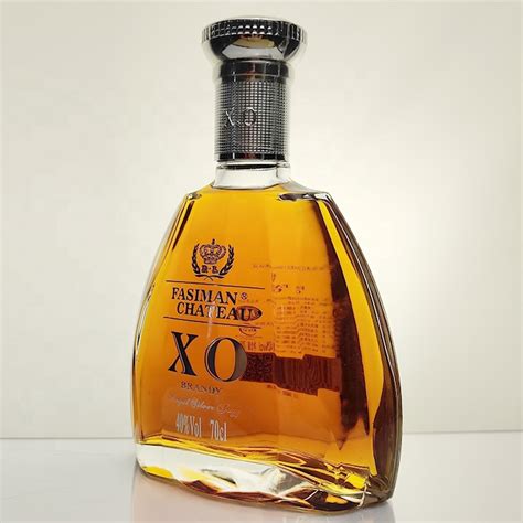 Luxury Spirit Bottle 700 Ml Liquor Glass For Xo Brandy Bottles With Wooden Cork Empty Fancy