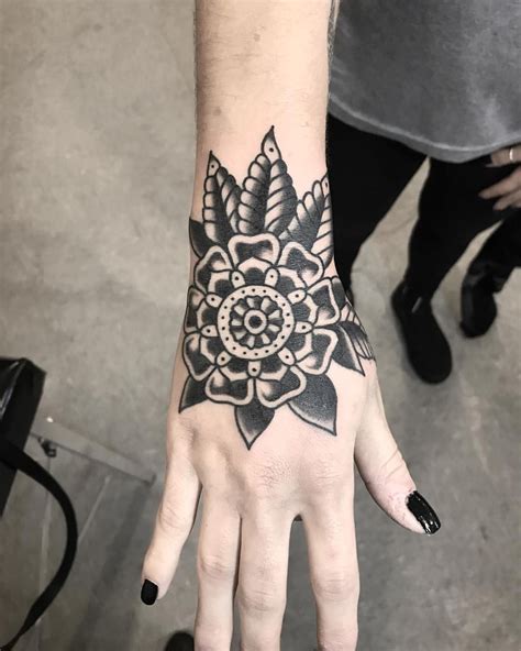 409 curtidas 5 comentários Hass hasstattooer no Instagram Flor