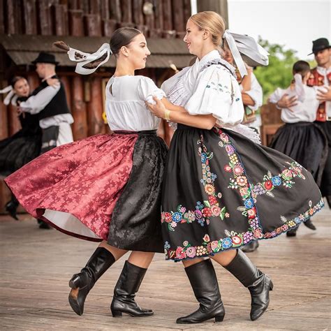 Podpo Anie Slovakia Folk Dresses Folk Costume Fashion