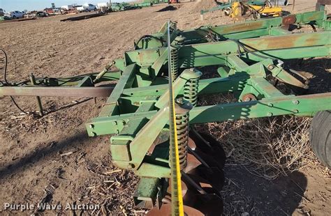 John Deere disk ripper in Plains, KS | Item DK7143 sold | Purple Wave