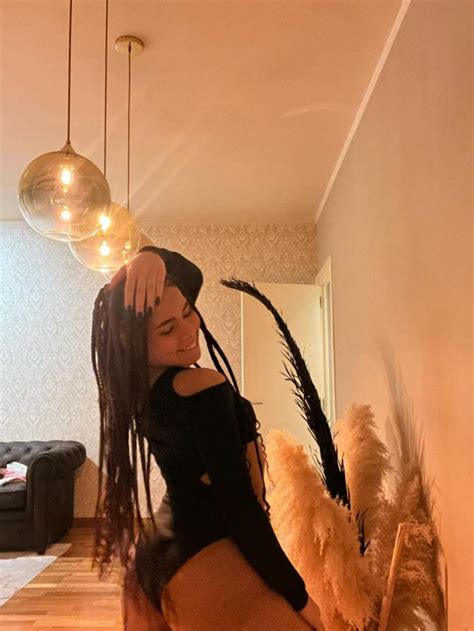 Naomi Sweet Venezolana Metro Urgell Escort latina Página 3