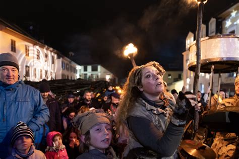 En Images Les Flottins Ont D Barqu Au Fabuleux Village