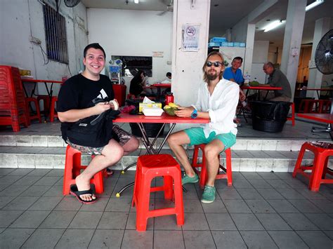 Getting Good Durian On Geylang Durian Street in Singapore