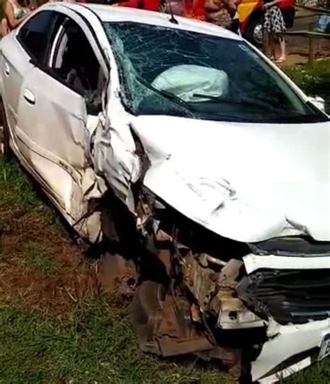 Carro é Atingido Por Trem Ao Atravessar Linha Férrea Em Sarandi Hojemais De Maringá Pr