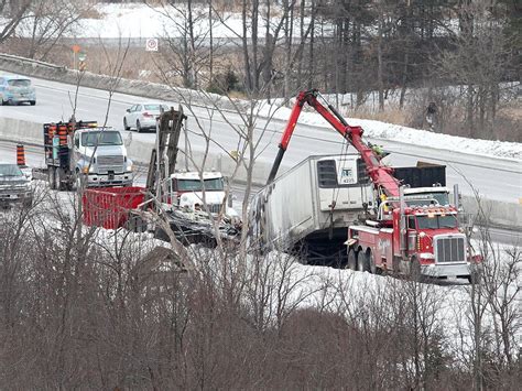 Transport Truck Fire Closes Highway 401 In Kingston The Kingston Whig