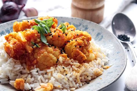 Blumenkohl Curry mit Reis Buntes Gemüse