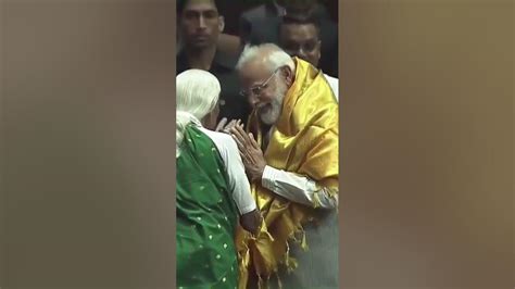 பாப்பம்மாள் பாட்டியிடம் நமது மாண்புமிகு பாரத பிரதமர் Narendra Modi ஜி