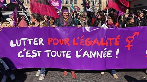 Na França luta das mulheres ocupa o centro de Internacional