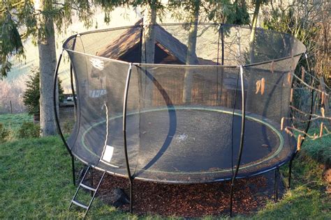 Trampolin Im Garten Trampolintests De