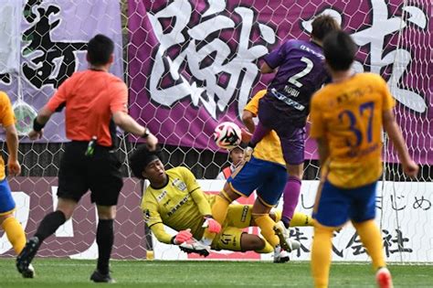 【フォト】藤枝myfc、ルーキー永田貫太の鮮やかなプロ初ゴールで先制も仙台と1−1ドロー＜j2第9節＞｜静岡新聞アットエス