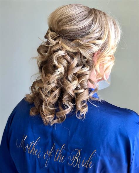 30 Gorgeous Mother Of The Bride Hairstyles Hair Adviser